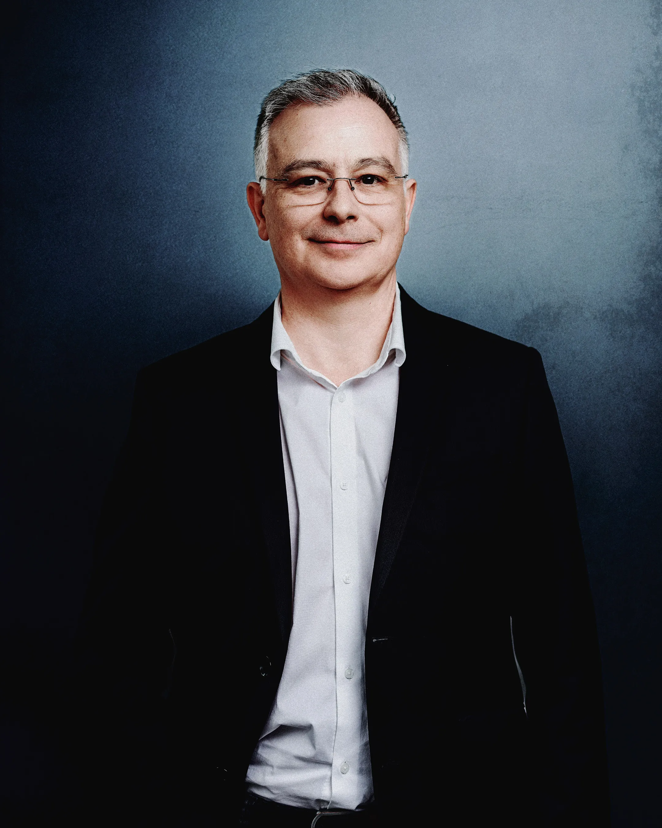 Portrait corporate d’un dirigeant réalisé en studio