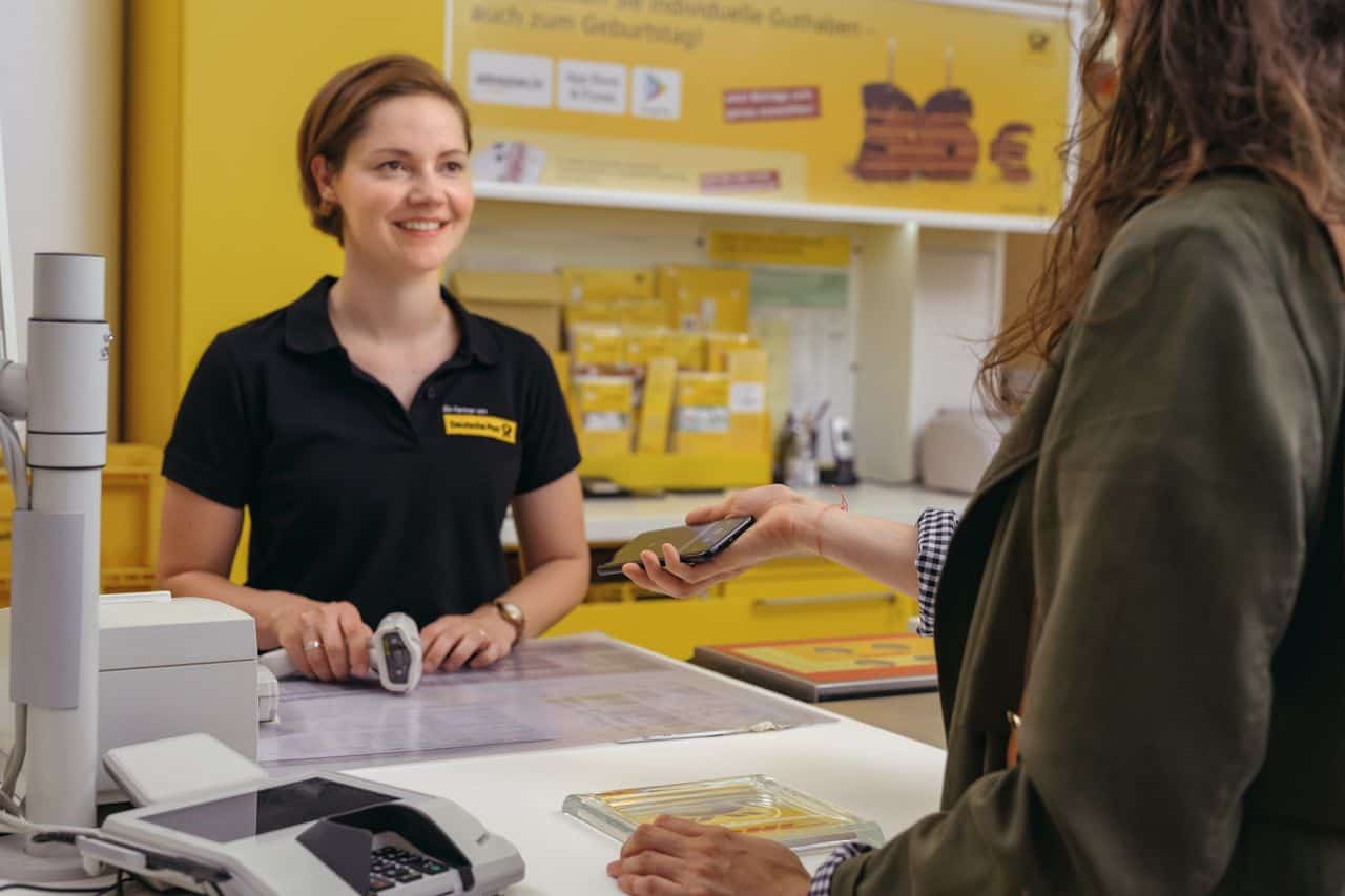 Cut undeliverable returns by 64% with DHL parcel-outlet routing