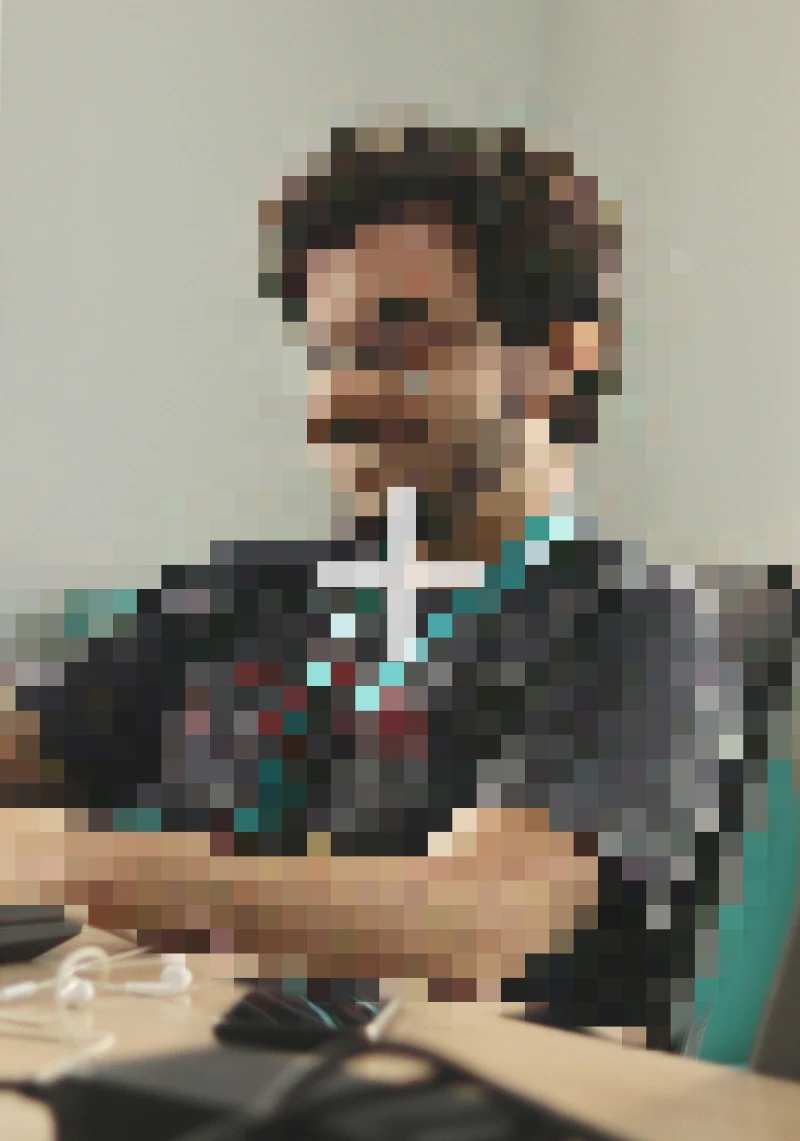 Fotografía pixelada de un fotógrafo