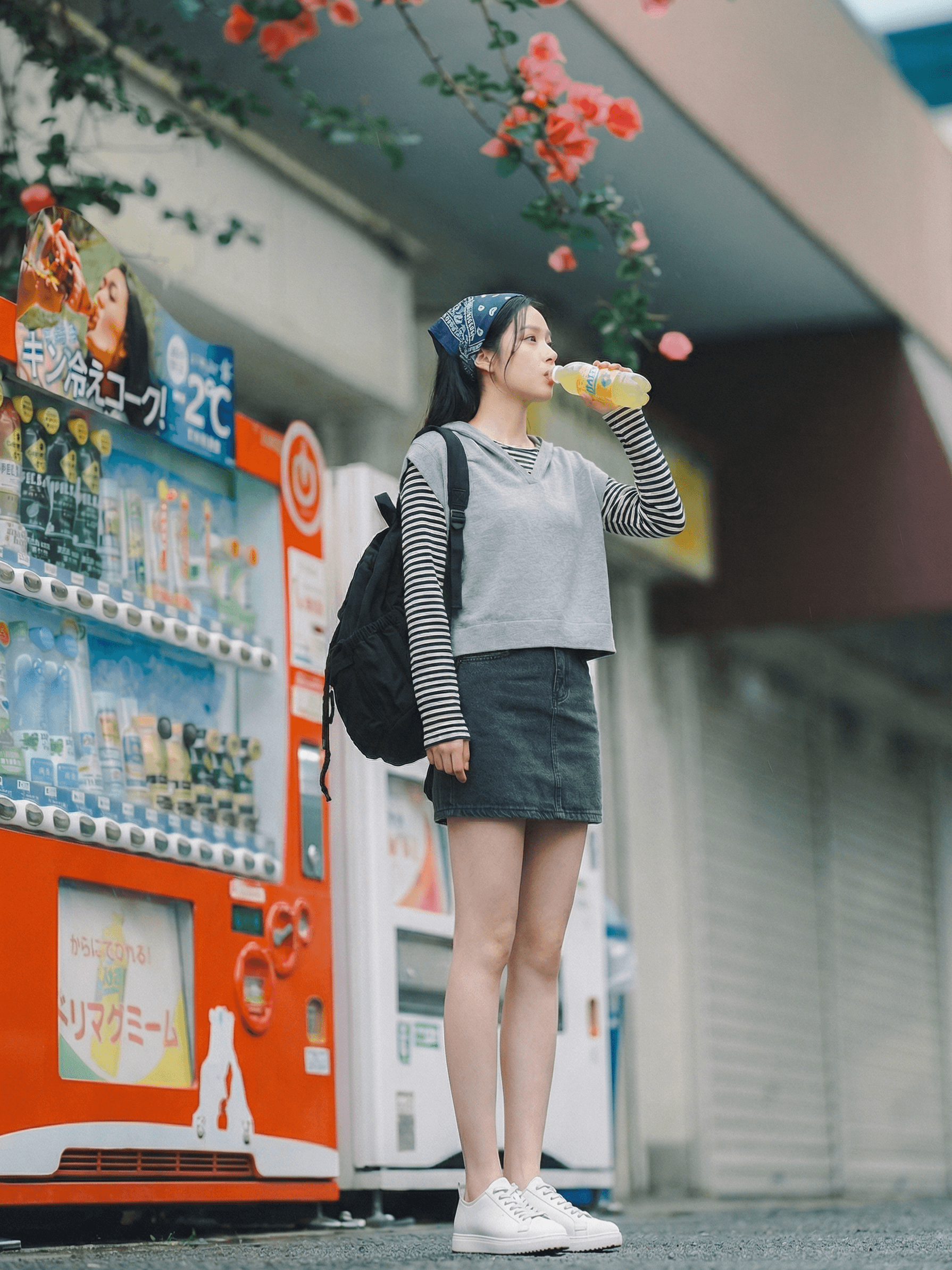 Black and white wave