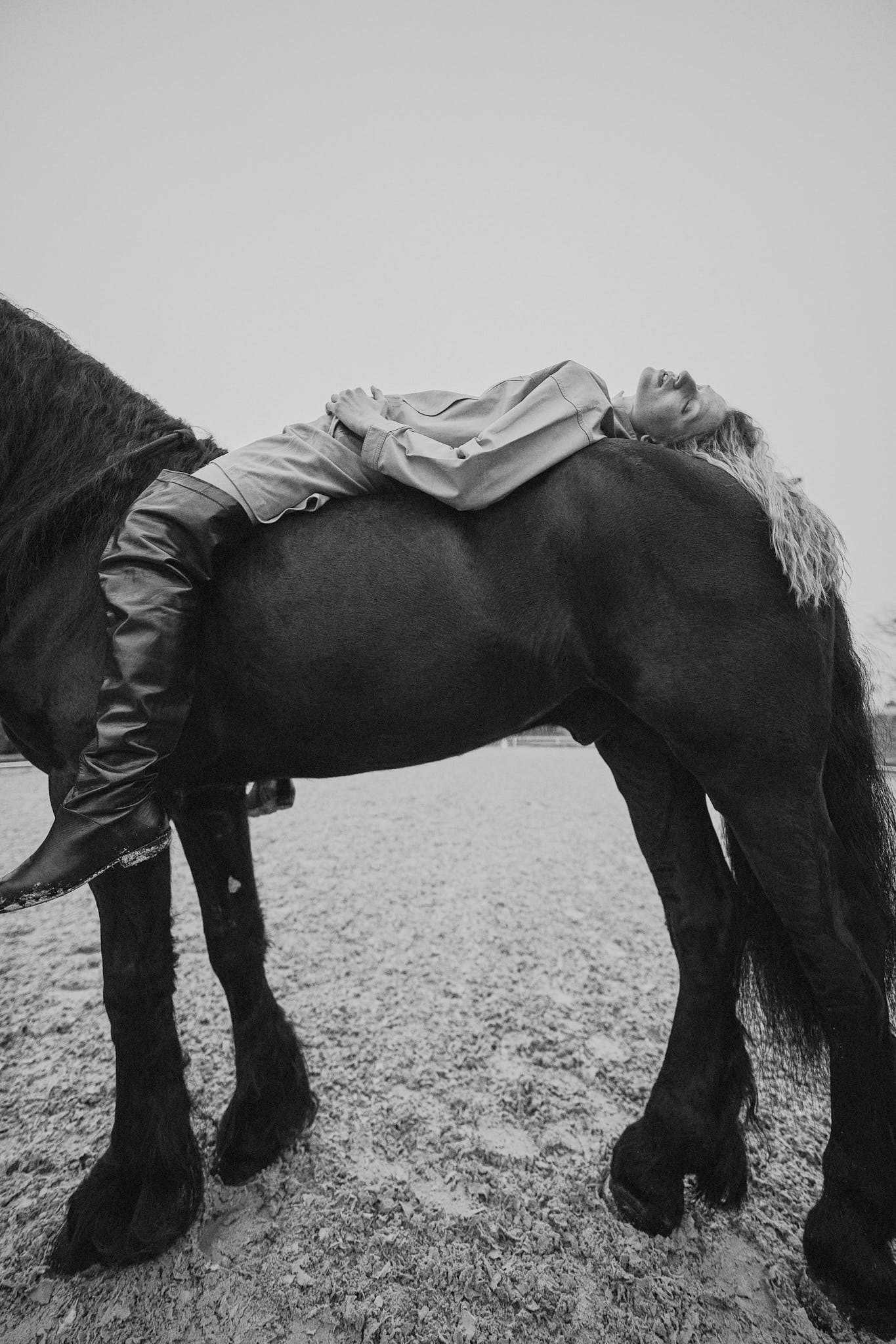 Linda Novotna for Kastner & Oehler by DIE IDA