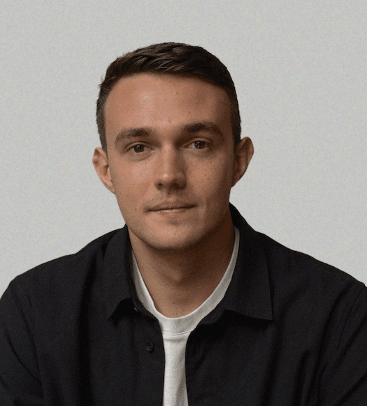 Portrait of Daniel Hayes, founder of EarlyBird.