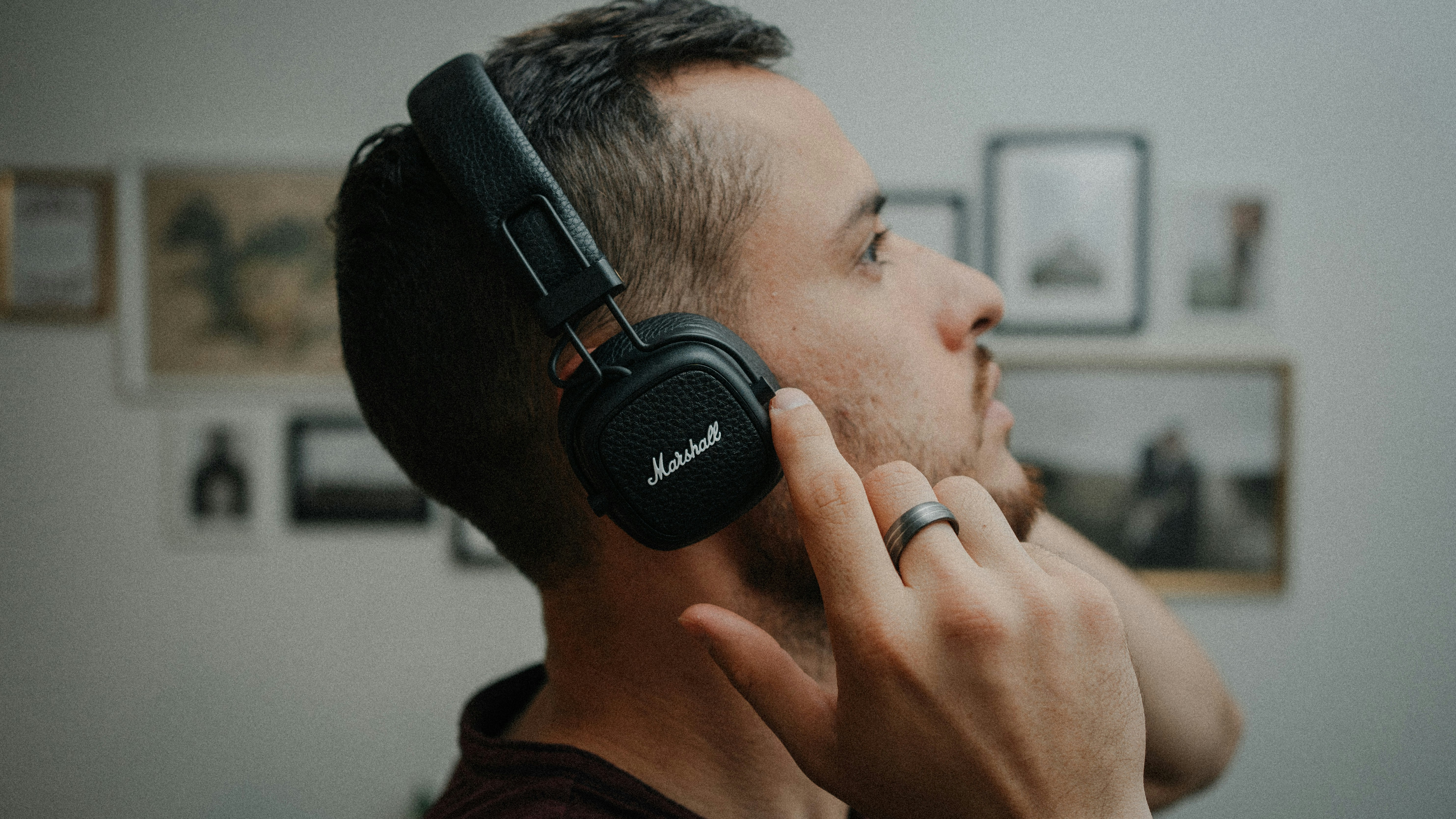 person listening to ebook - EPUB to MP3