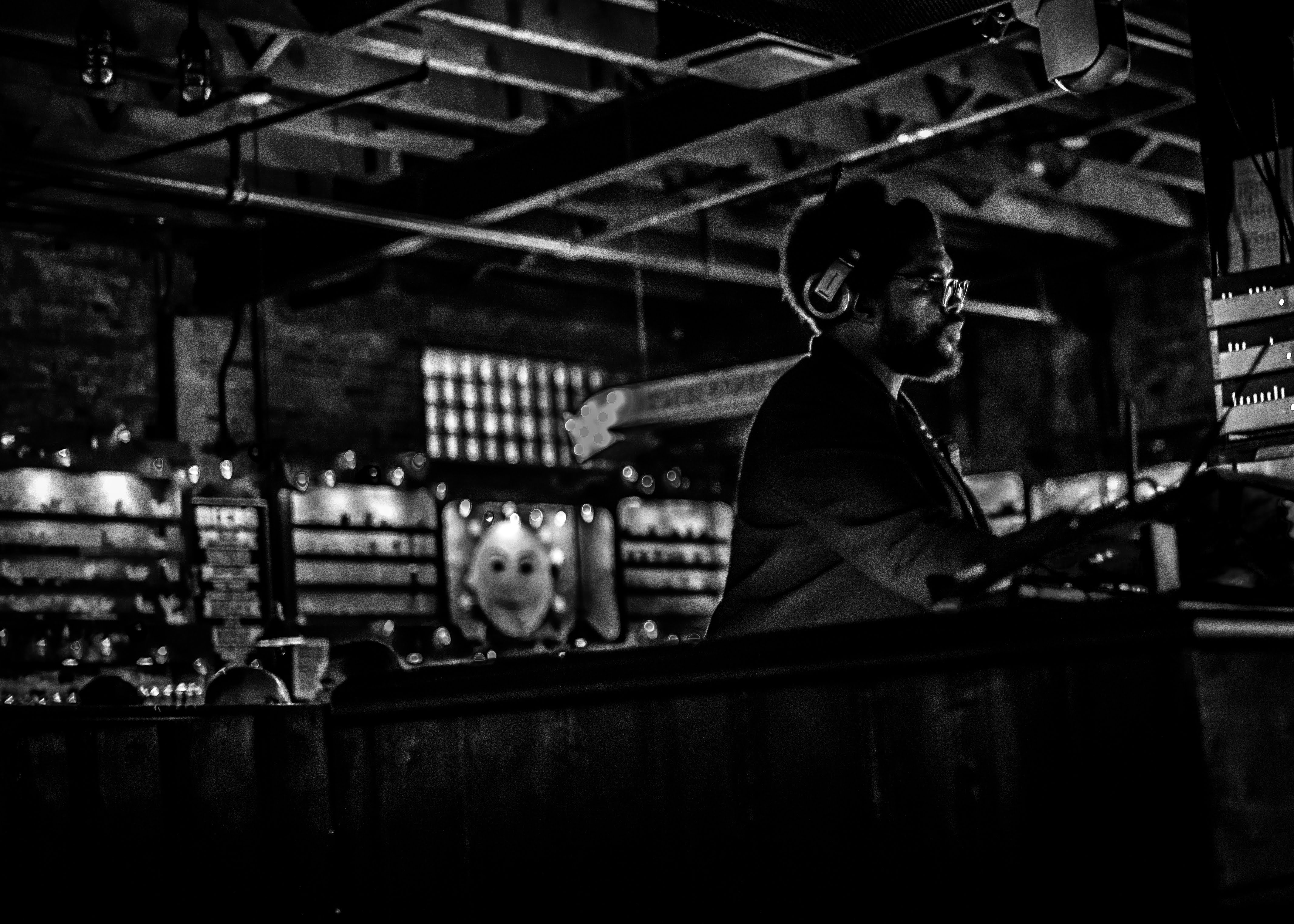 Questlove DJing at Brooklyn Bowl