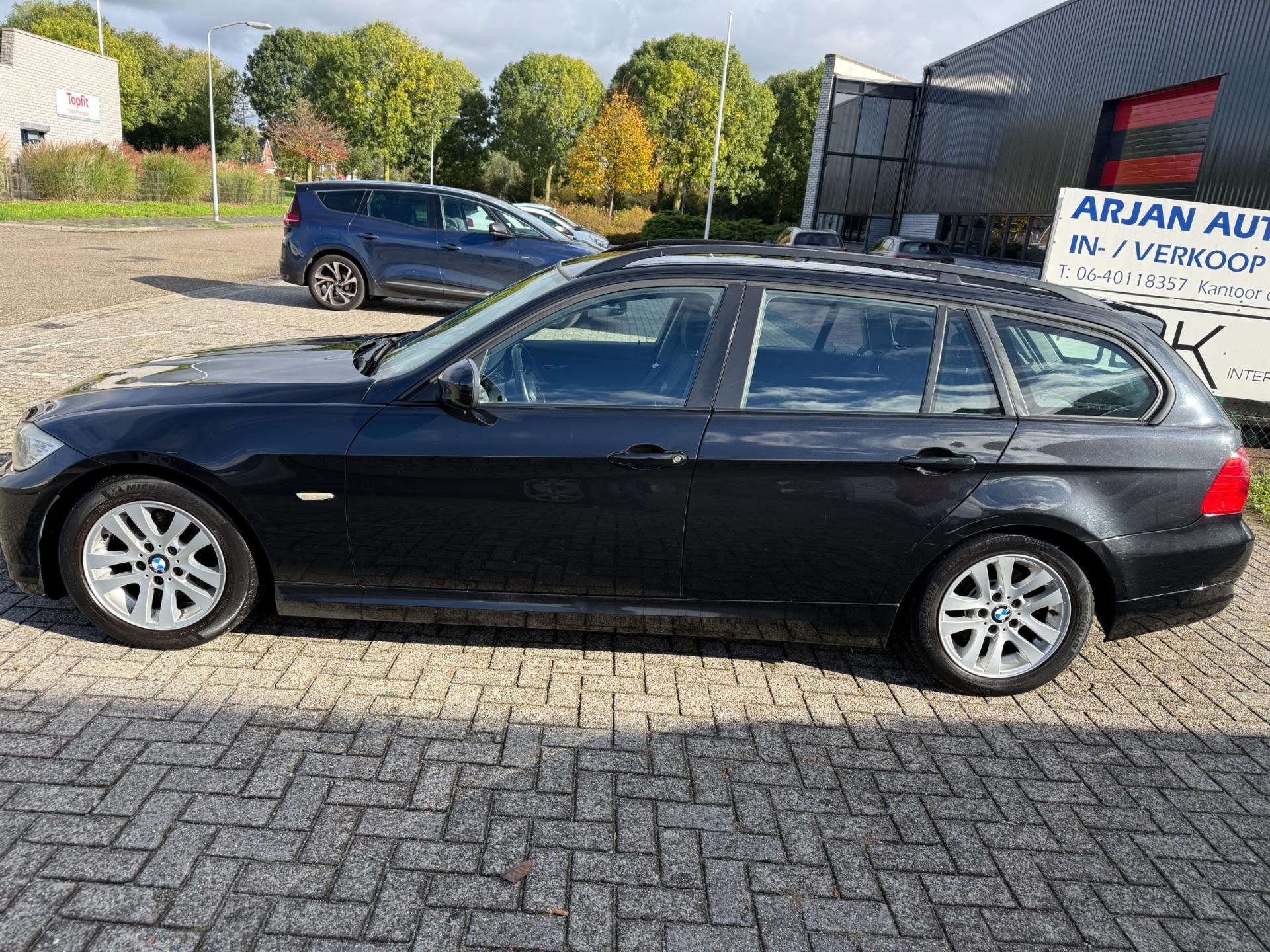BMW 3-serie Touring - 318i Business Line