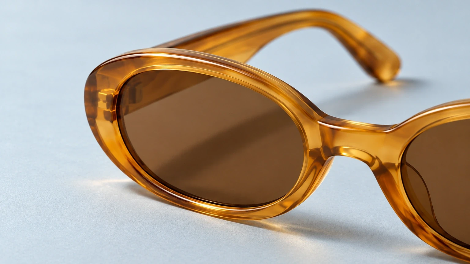 Glamoor eyewear campaign photo