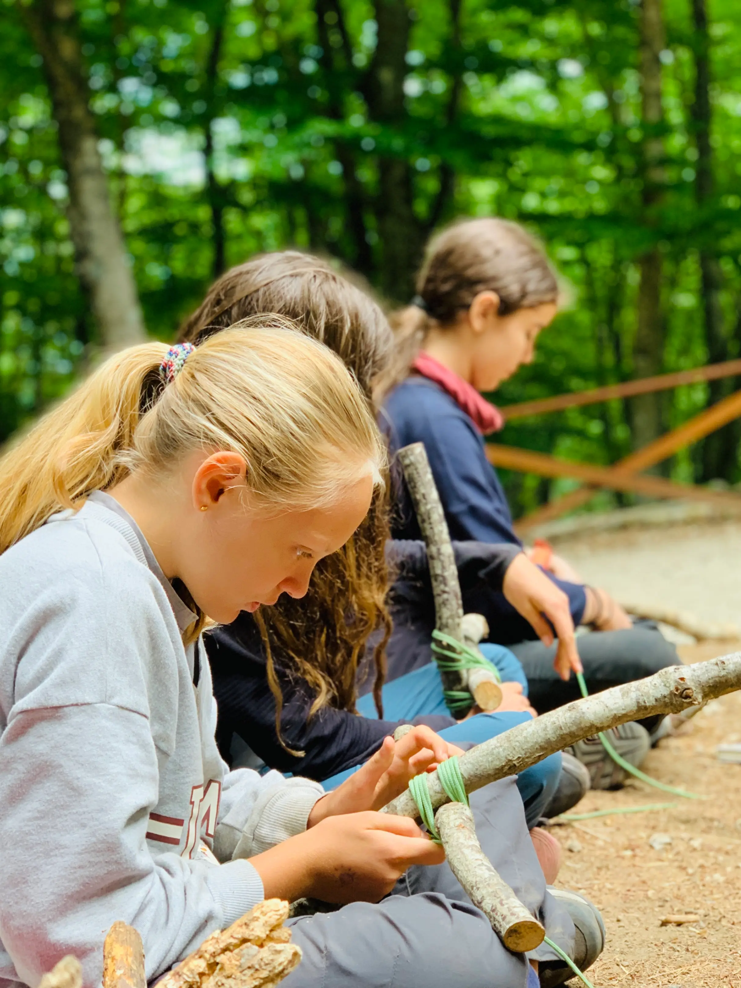 Andrea Modesti, istruttore di survival e bushcraft, esperto in campi avventura per ragazzi e corsi di sopravvivenza outdoor