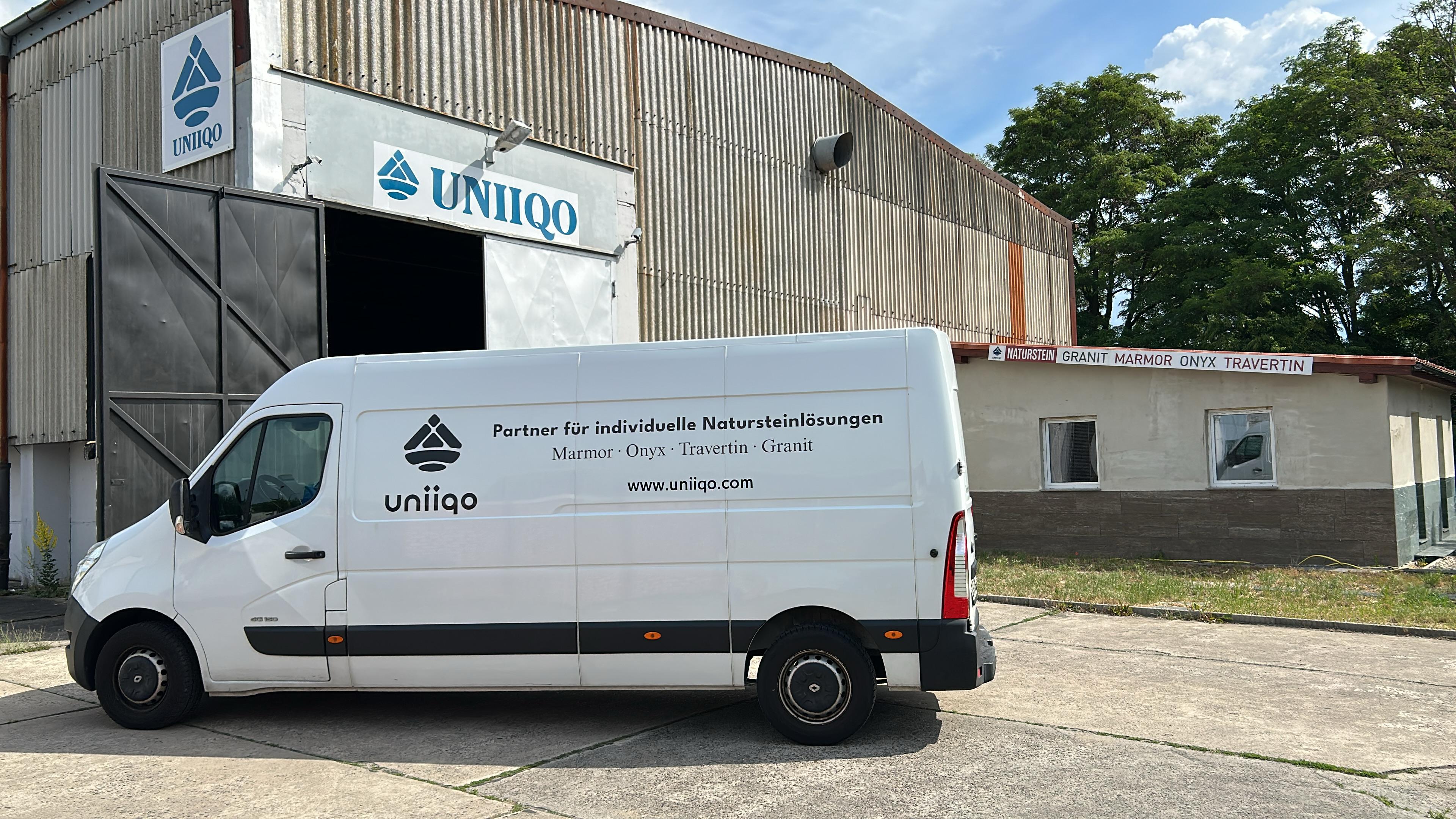 Natural stone delivery Berlin logistics Uniiqo marble granite onyx travertine