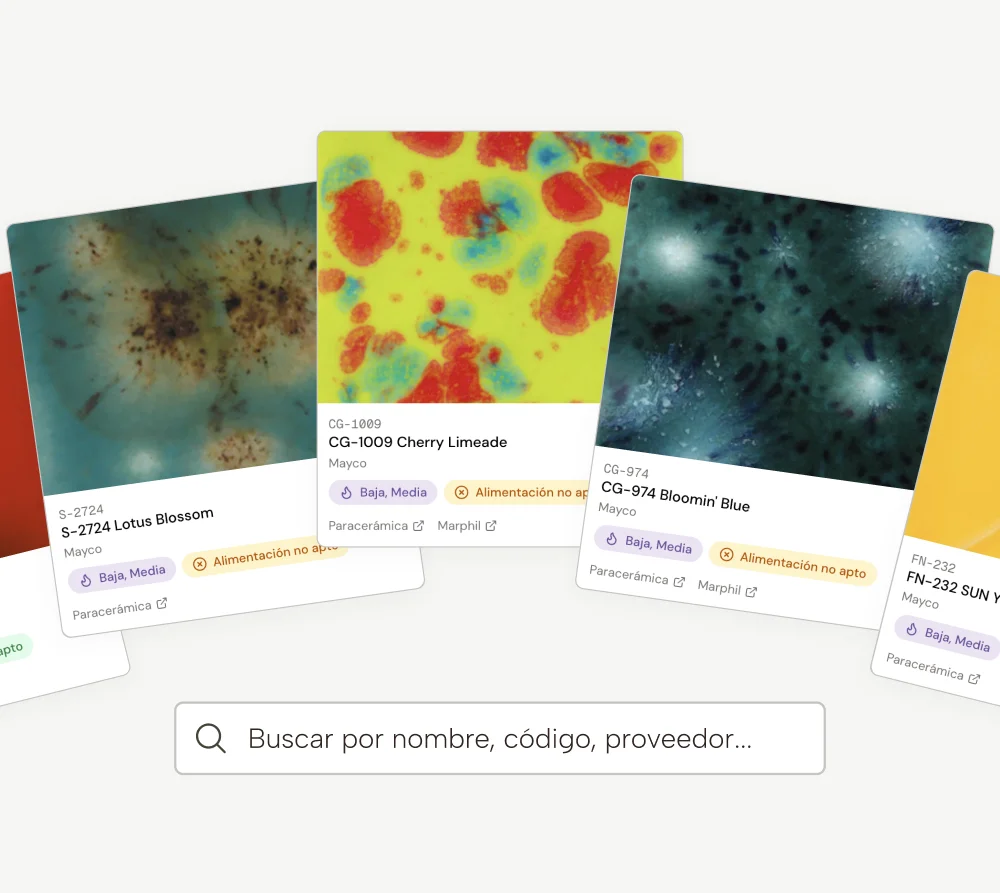 Tarjetas de esmaltes cerámicos organizadas con información de colores, proveedores y características dentro de una biblioteca digital.