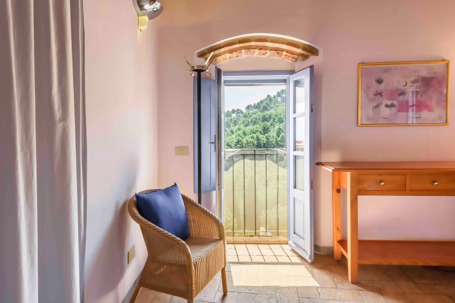 Luxury minimal chair