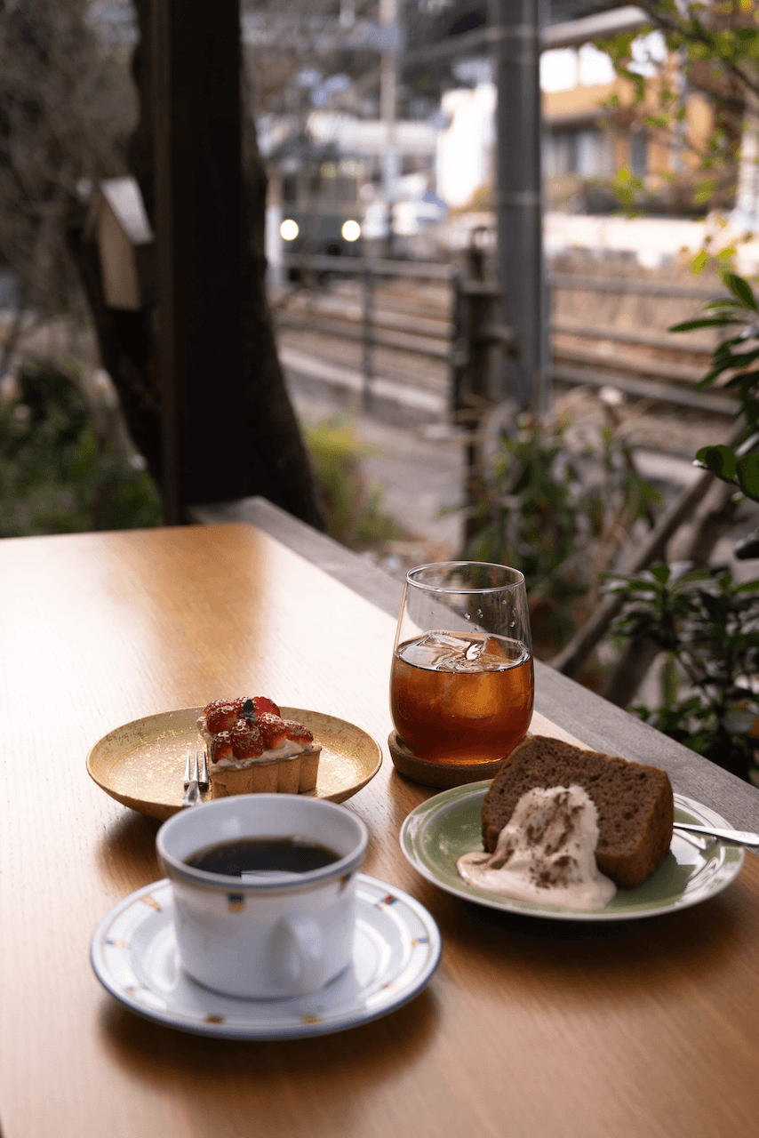 Cakes and drinks at Cafe Umi no Tonari