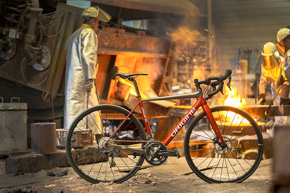Photographie commerciale vélo dans fonderie