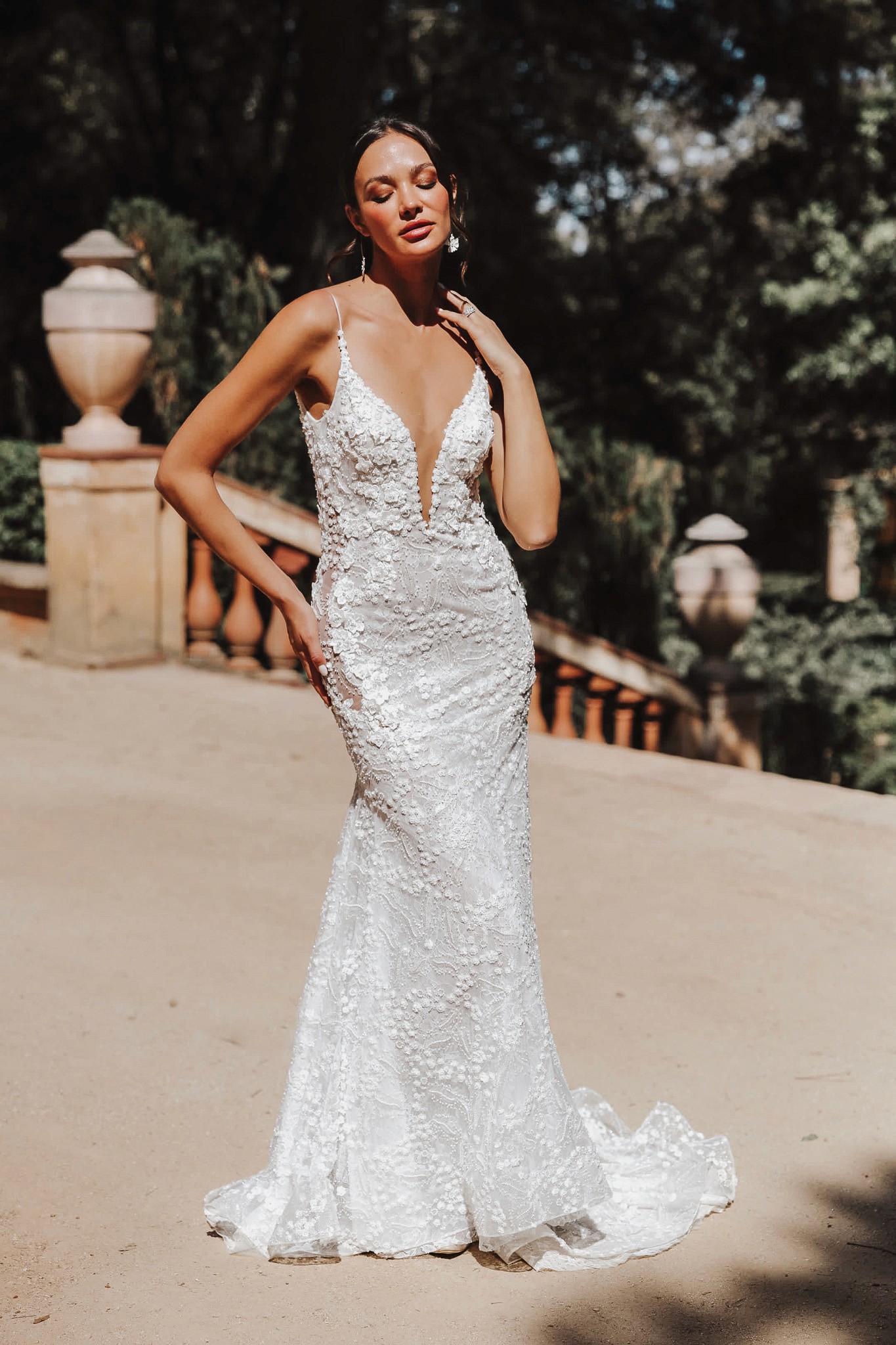 Fit-and-Flare Brautkleid mit Glitzer und moderner Silhouette