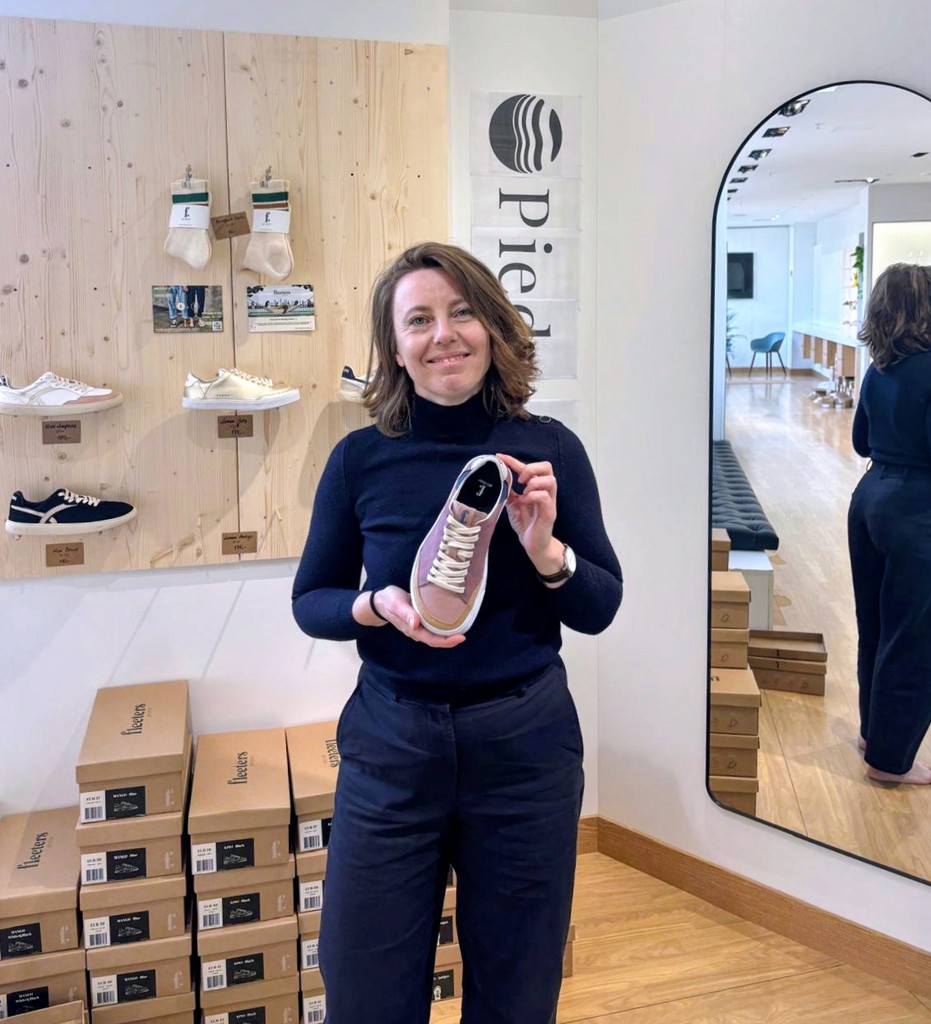 Aga Wiecek dans son magasin Les Pieds Libres à Lausanne