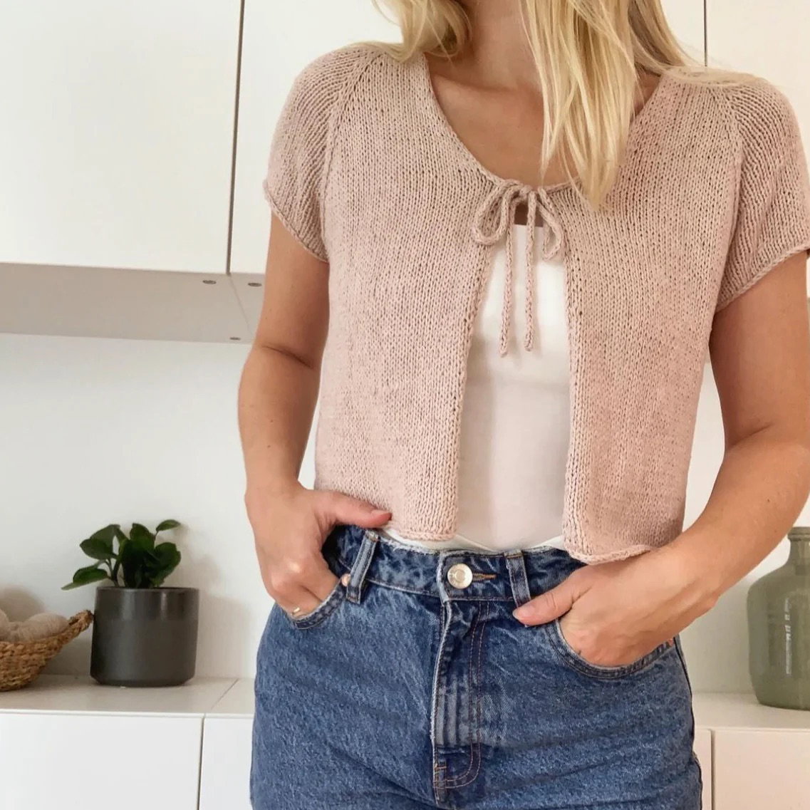 August blouse strikkeoppskrift av Aftenstrikk