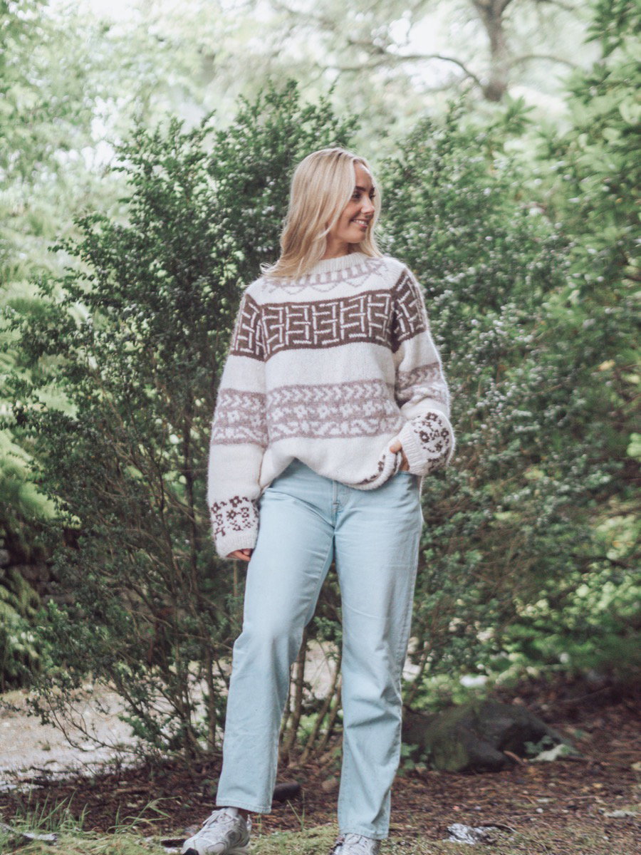 Solje Sweater knitting pattern by KnitbyJacobsen