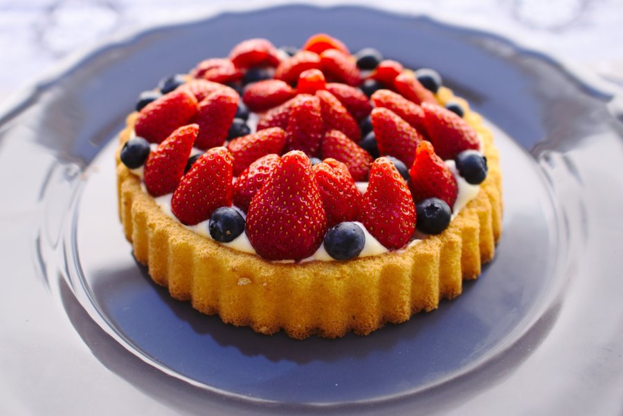 Torta di fragole e mirtilli