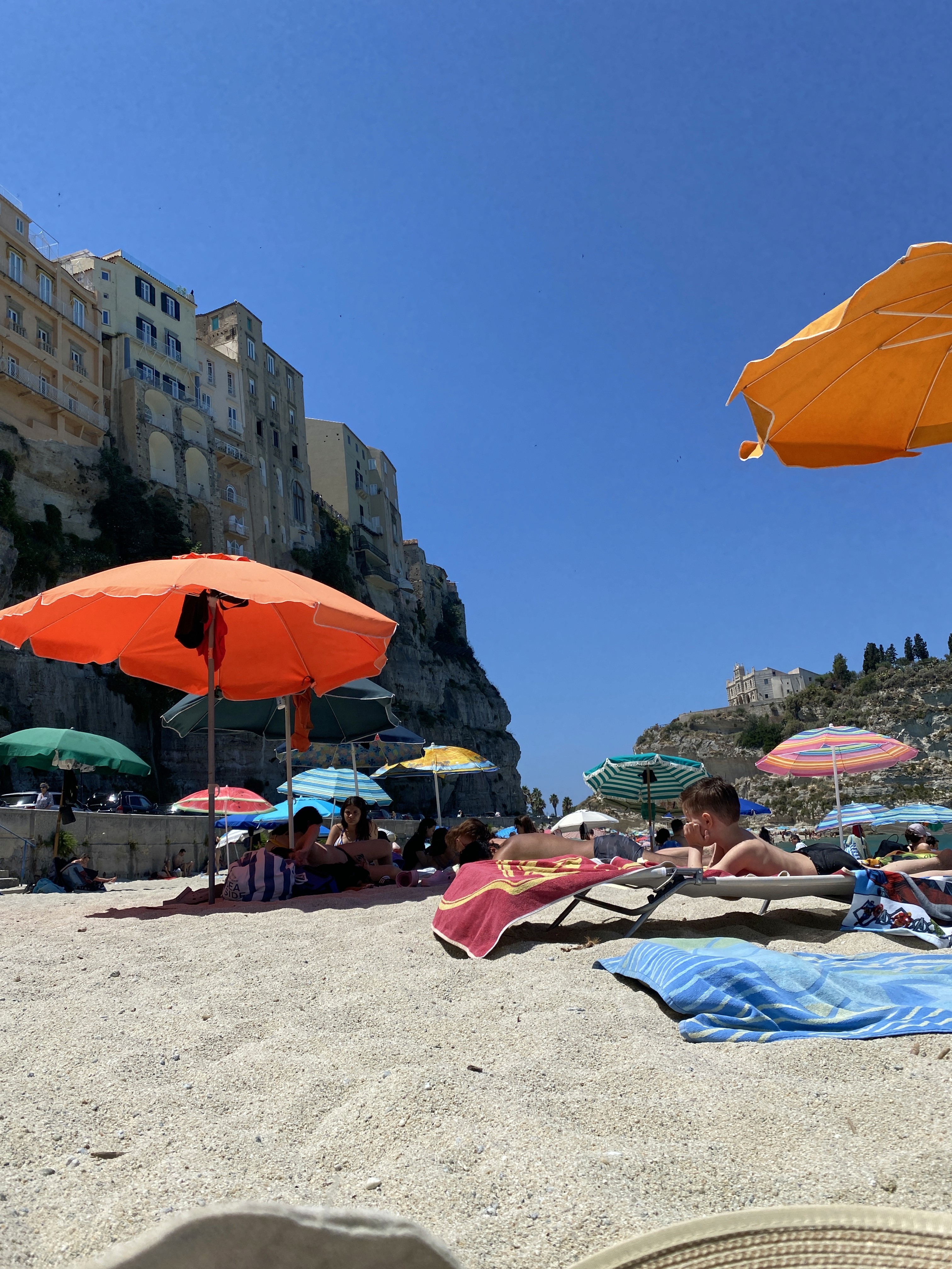 Visited Tropea and went to the beach. Had a great time living the EU summer 🇪🇺