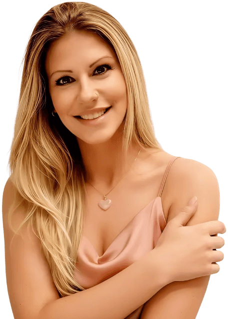 Mari Morales em composição editorial para orientação personalizada em beleza e skincare Mary Kay