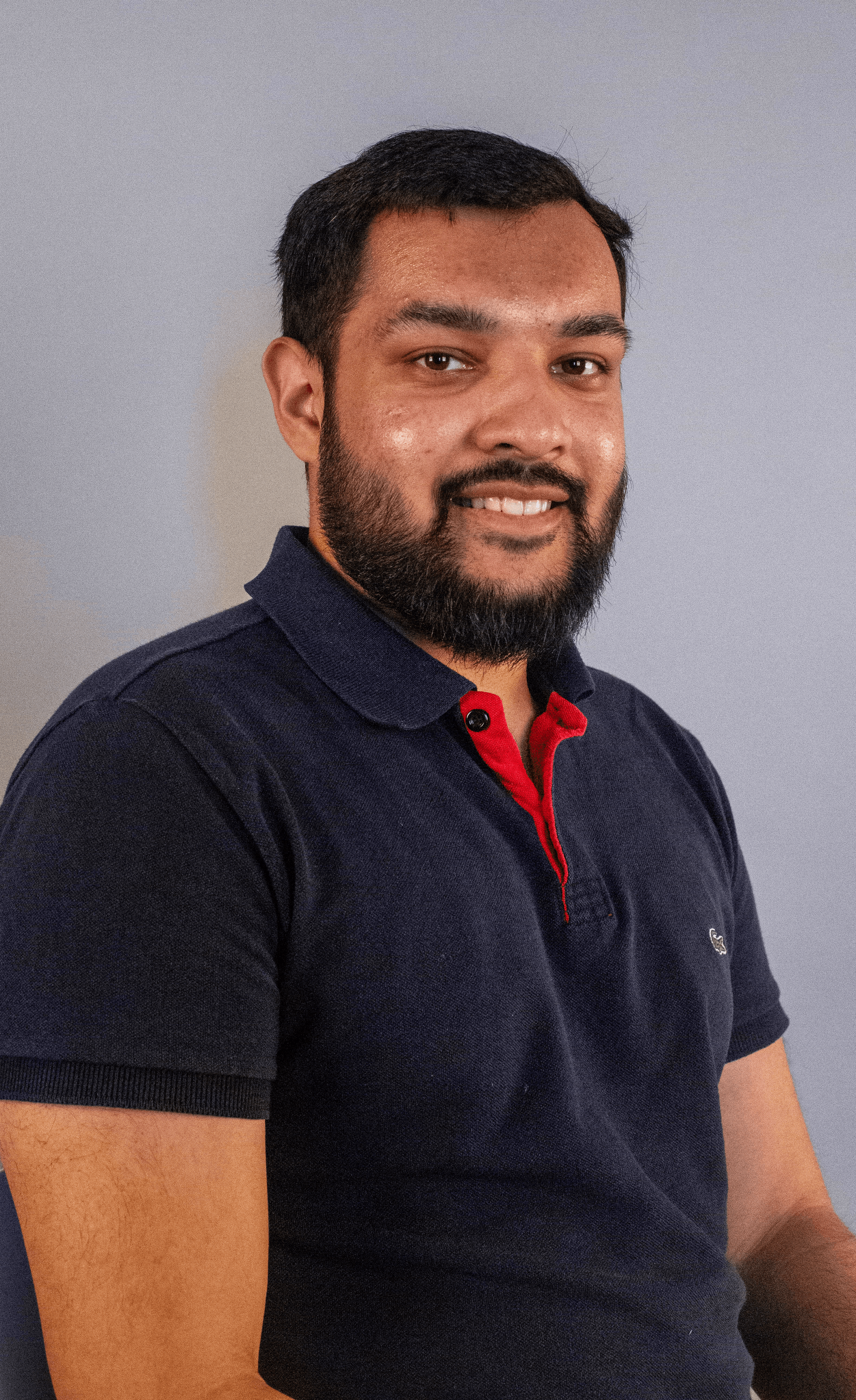 a person wearing a baseball cap