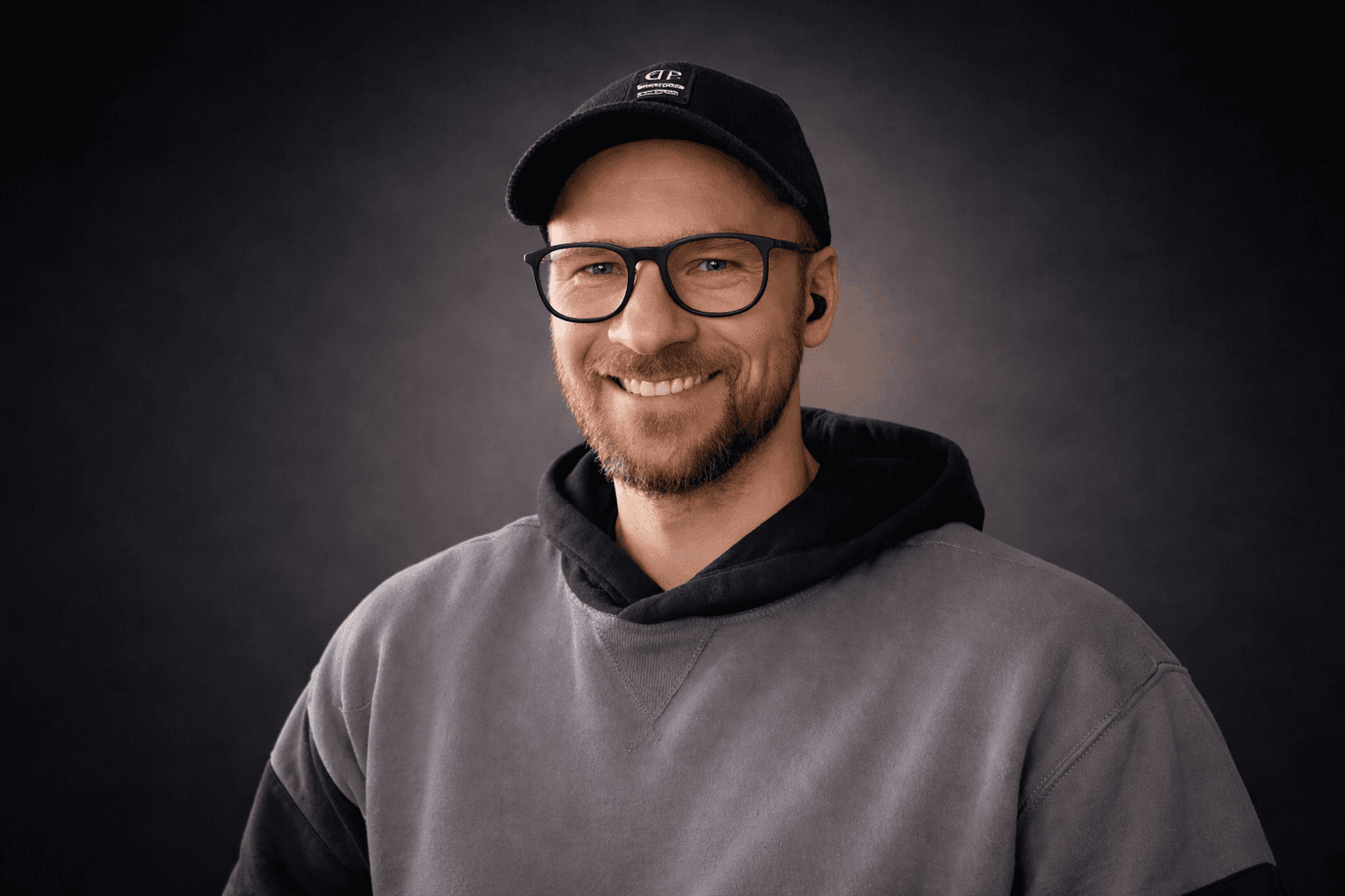 a person wearing a baseball cap