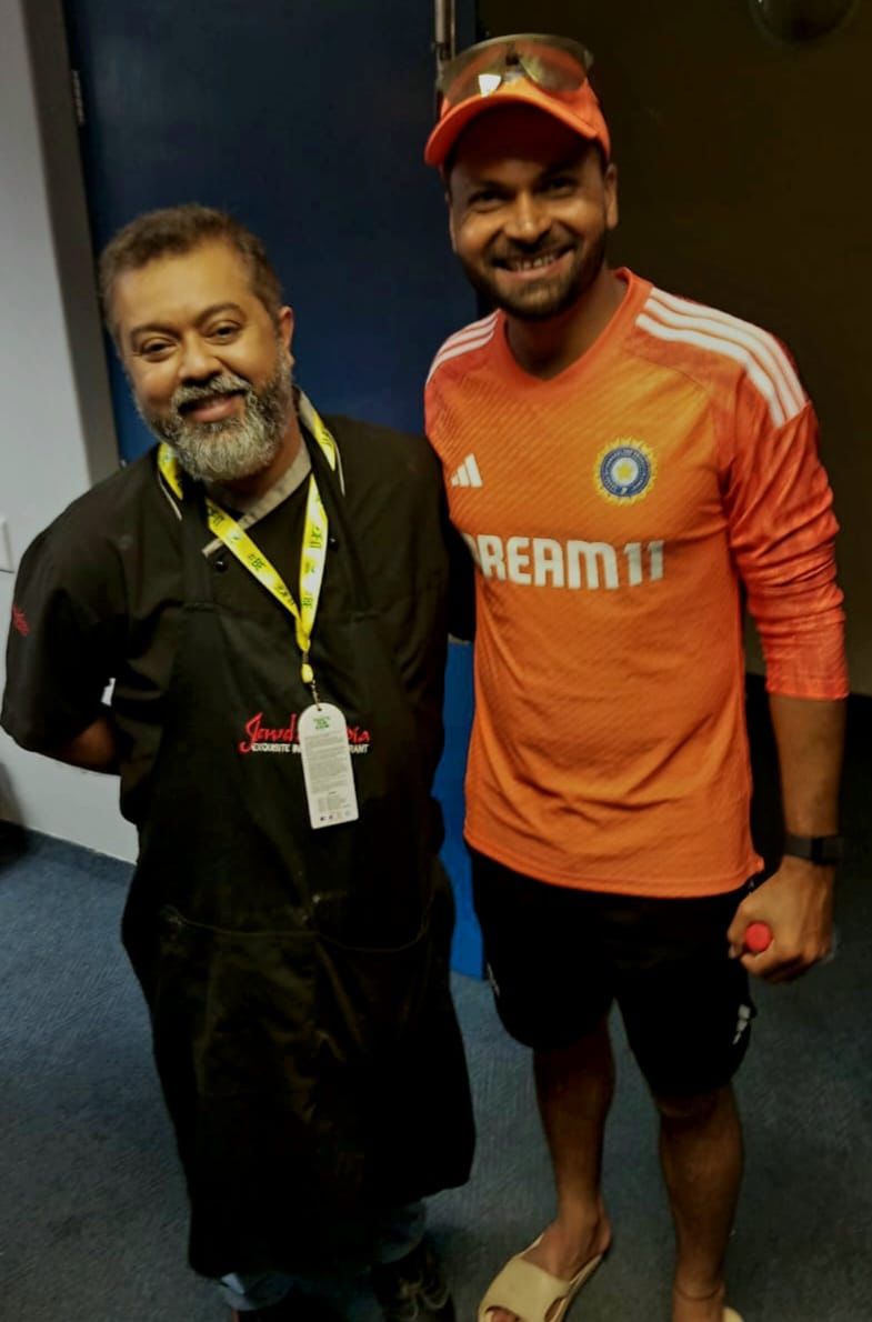 Jewells of India owner with team India