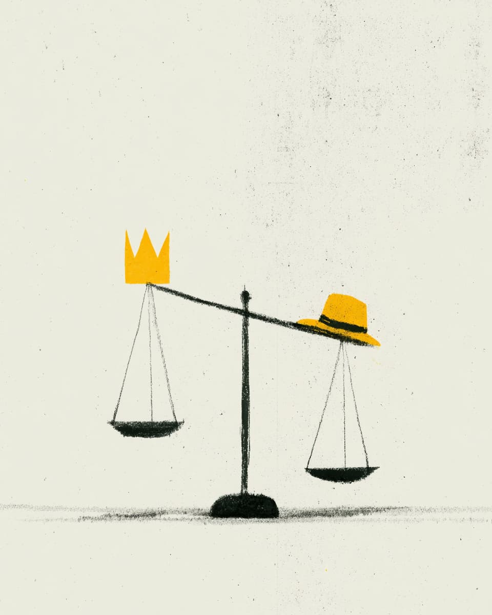 Waage mit Krone und Hut: Gerechtigkeit, Macht und Gleichgewicht. Illustration.