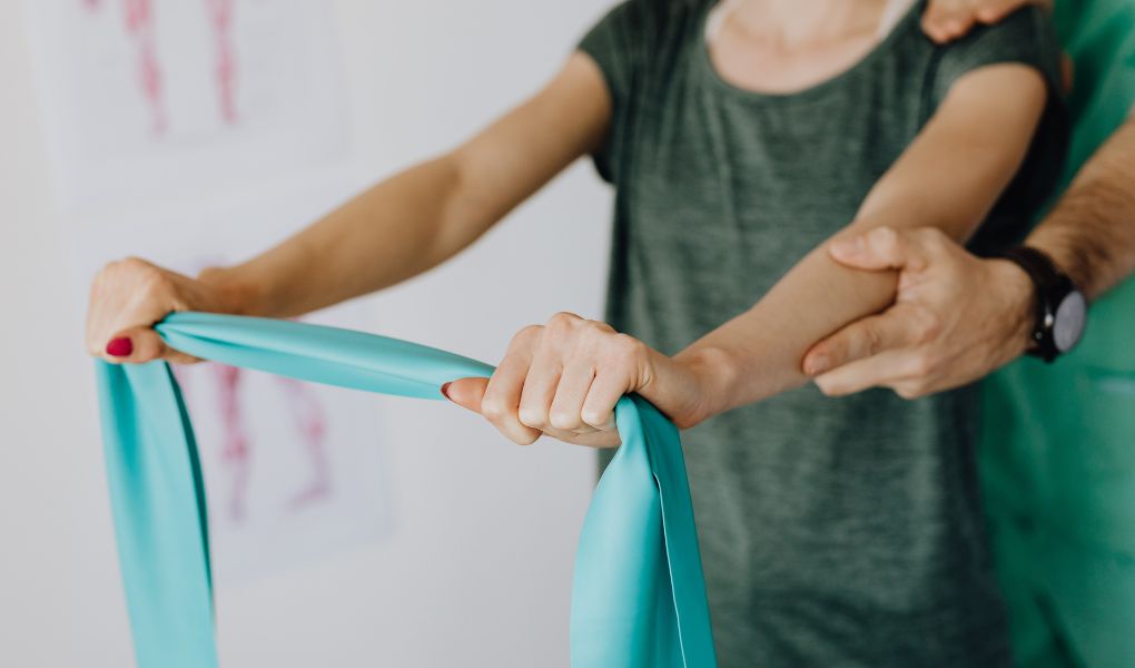 exercices thérapeutiques à faire à la maison recommandés après une séance de massothérapie