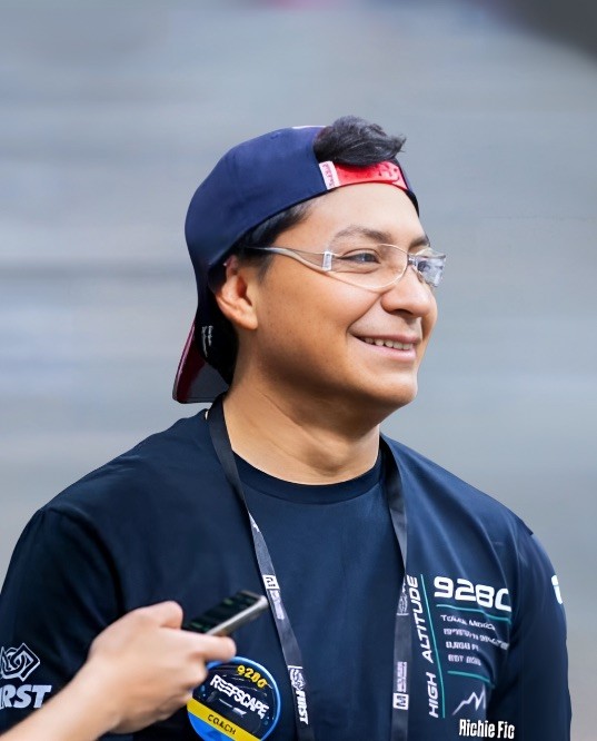 Charles at the commentator's desk at an FRC event in 2025.
