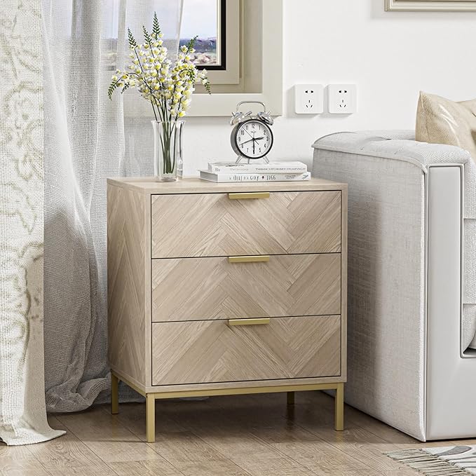 3 drawer oak nightstand – A stylish and functional furniture piece, perfect for any modern home.