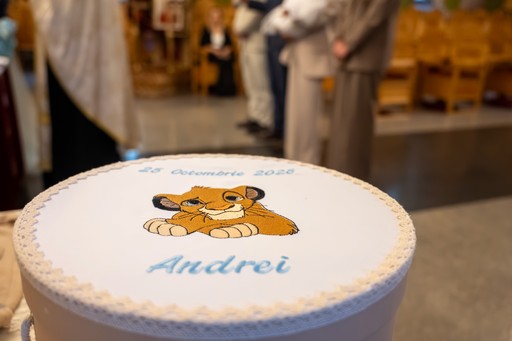 Cutie personalizata pentru botez