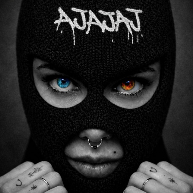 Cover singlu AJAJAJ od Hrdlovič