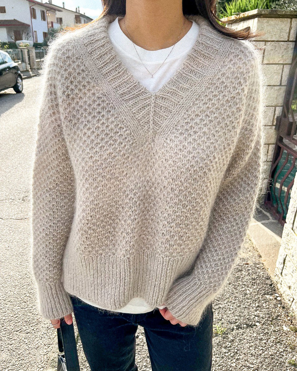Agnes Sweater V-Neck knitting pattern, photo 3