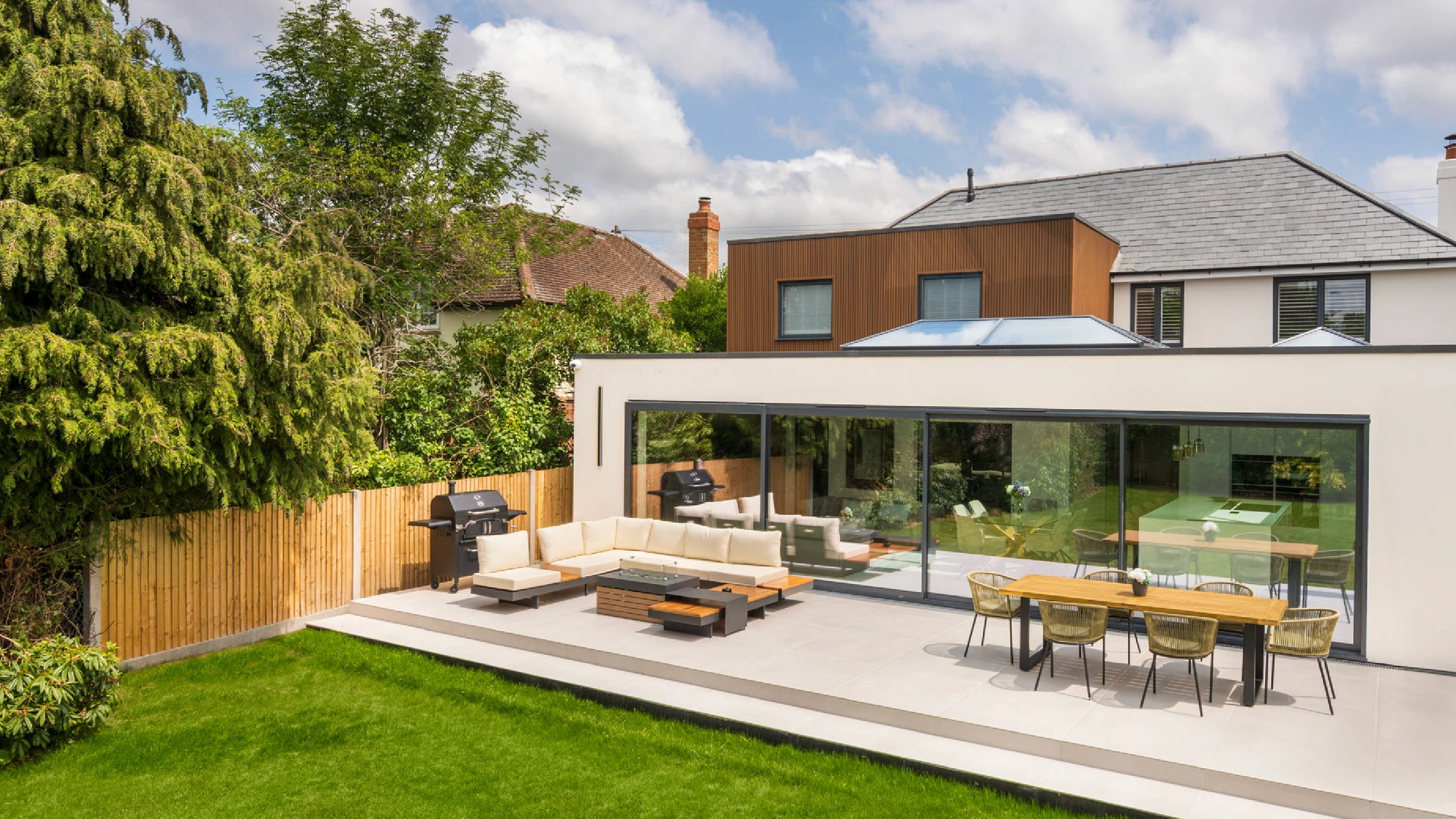 Pitt Lane extension to rear of property