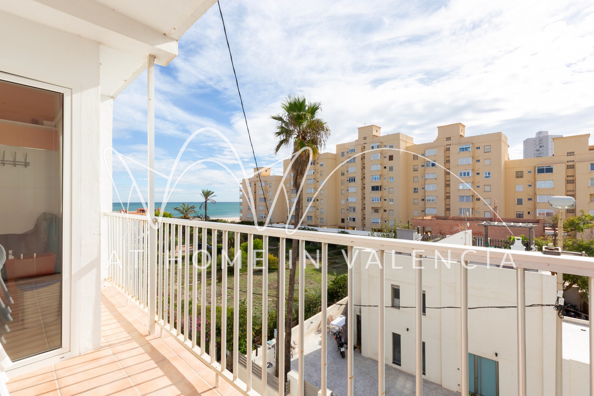 Apartment's bedroom photo
