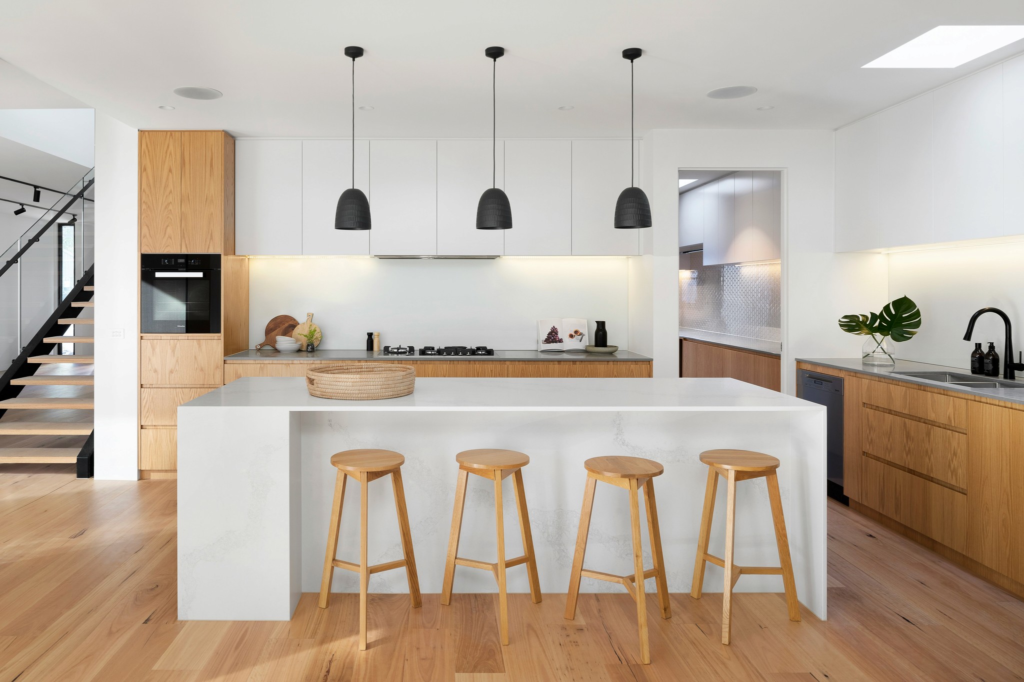 Minimal countertop