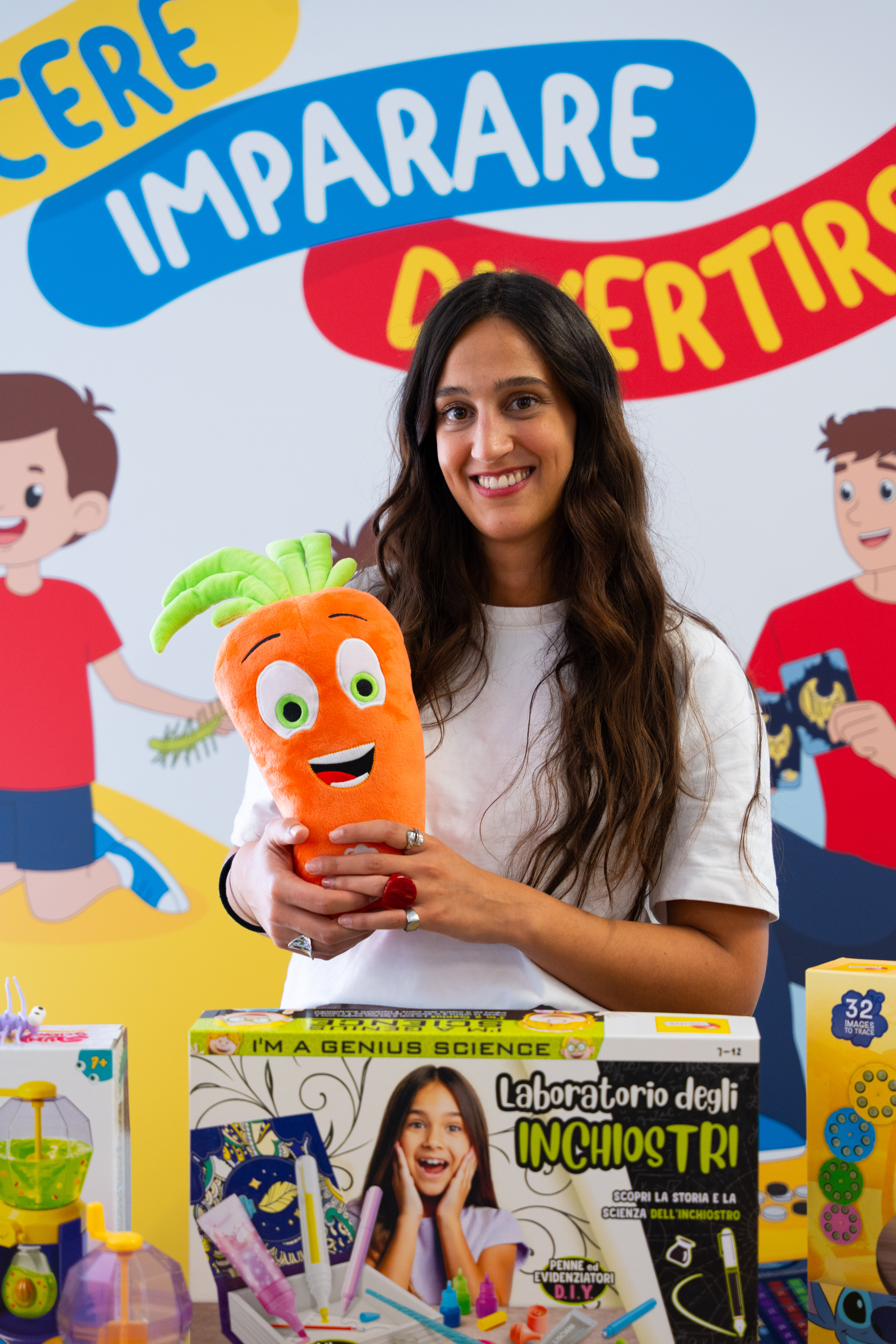 people near TAj Mahal