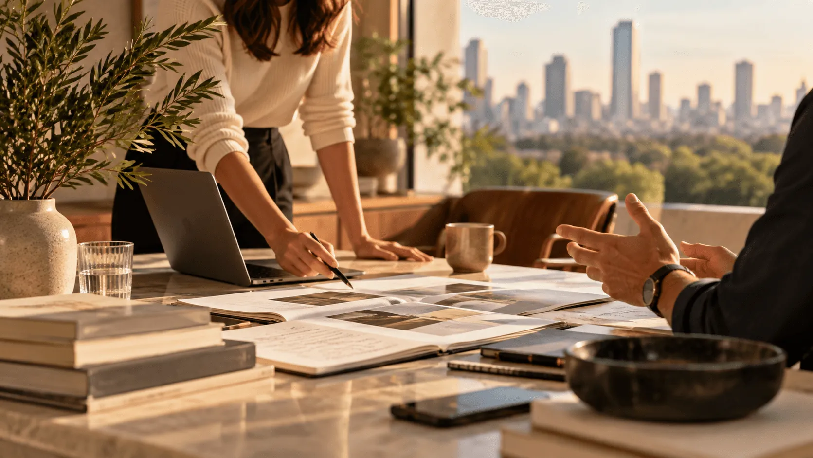 Strategic business collaboration focused on connecting perspectives and identifying clearer opportunities for decision-making.