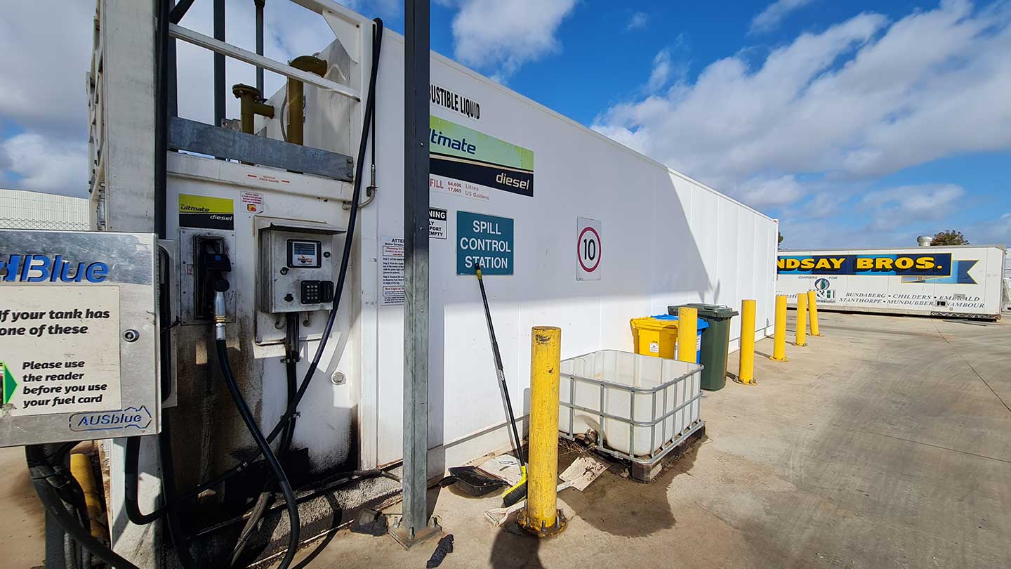 Previous generation of SmartFill 2 installed on an onsite fuel tank site