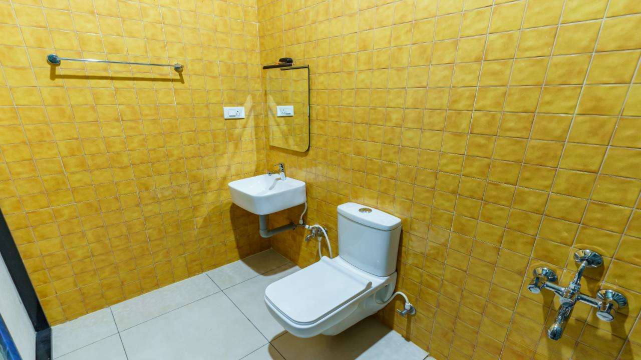 Serene Villa Bathroom 1