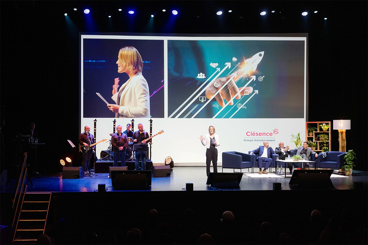 DRH intervenante sur scène lors convention — photographe professionnel Lille Nord | Anteale Yann Manac’h 2025