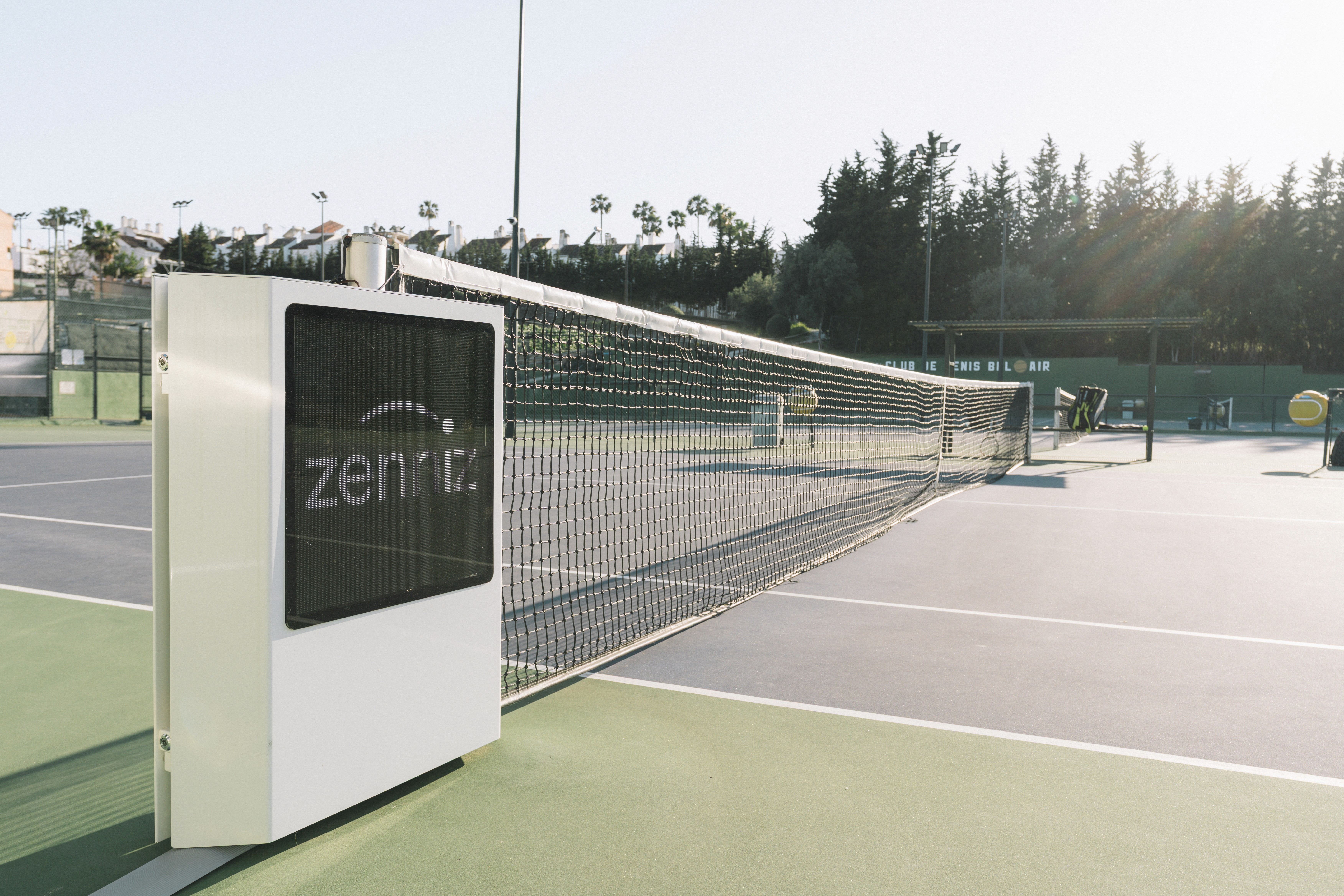 Tennis players using Zenniz