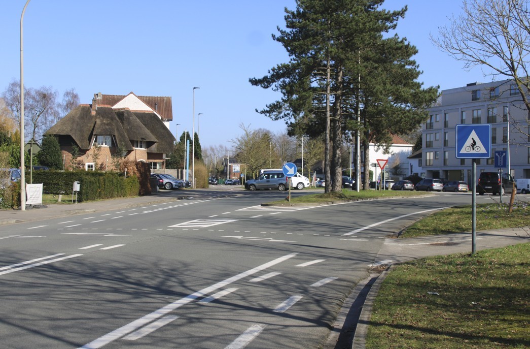 Bicycle crossing exercise driving license B