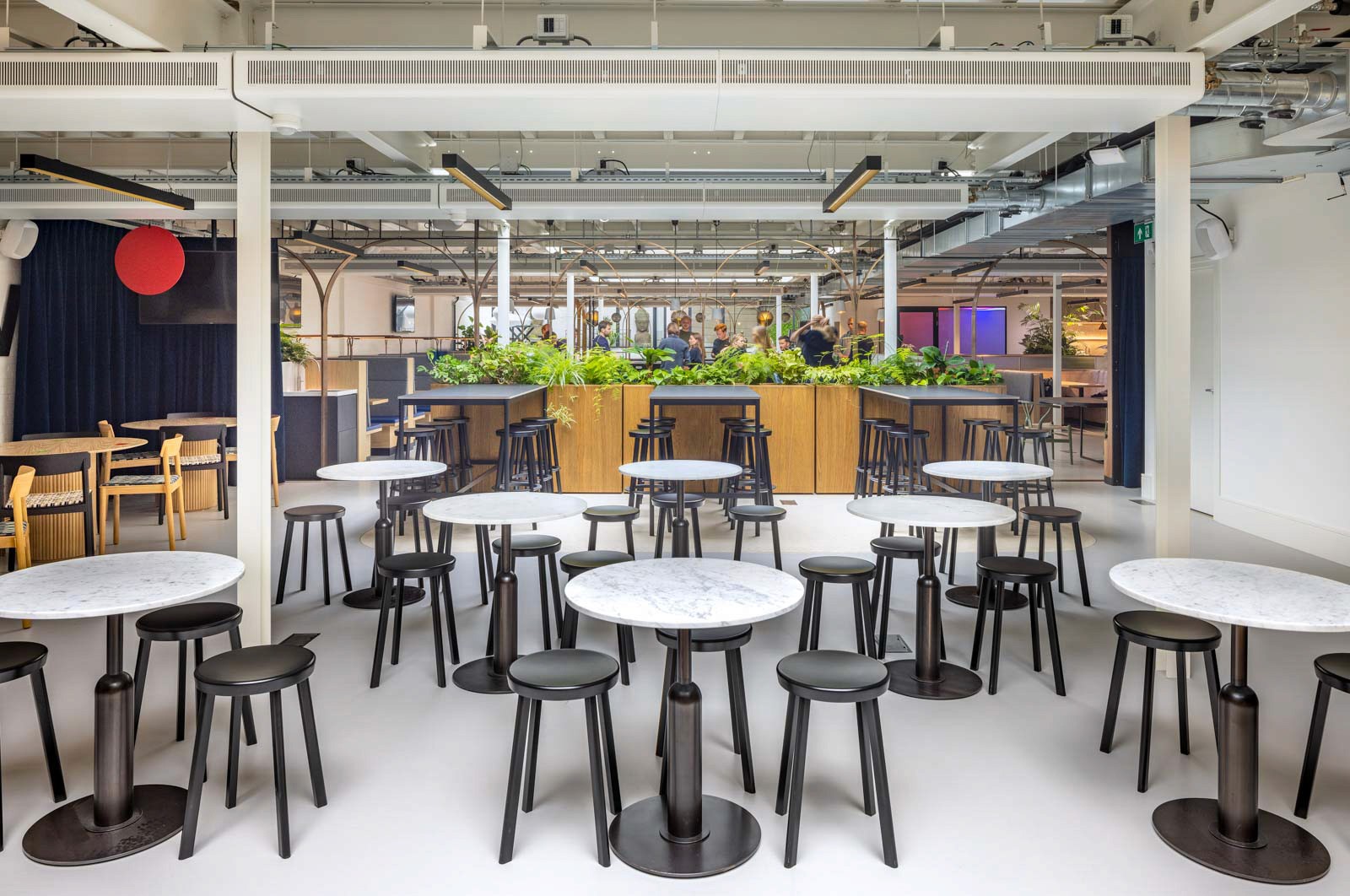 Mollie Payments founders club flexible curtains 2 by Positive Space