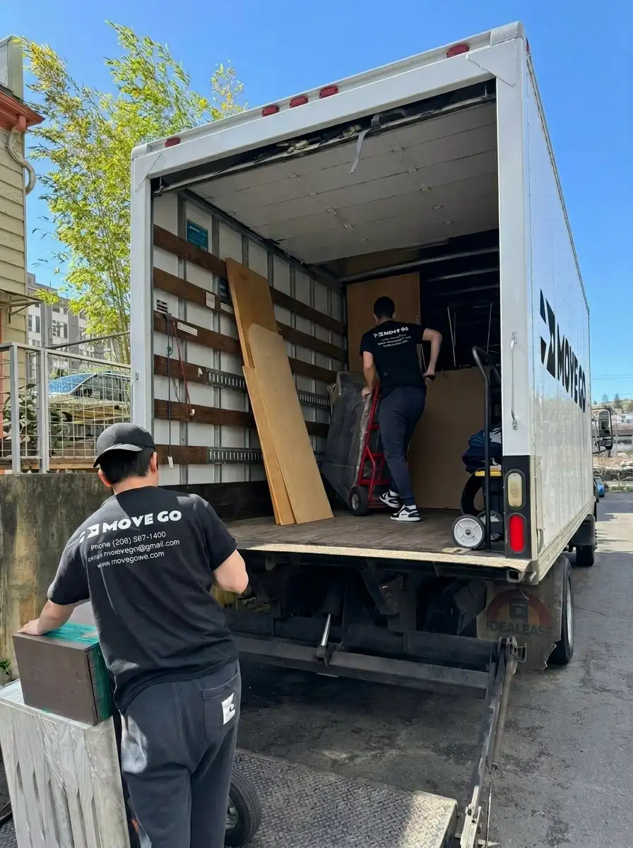 Move Go Moving Truck Loading