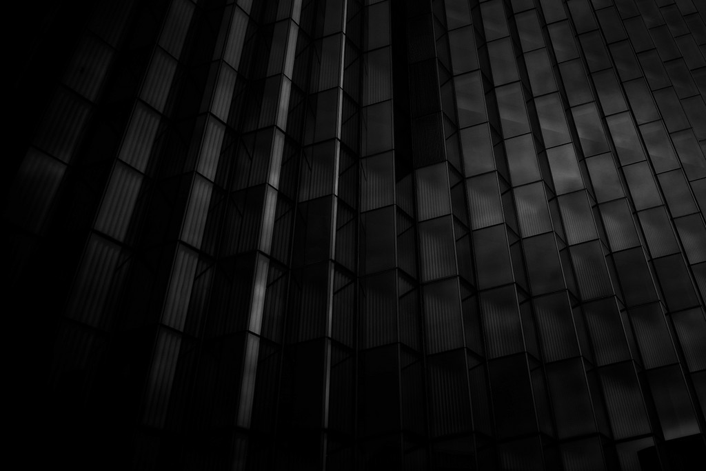 a black and white photo of a building