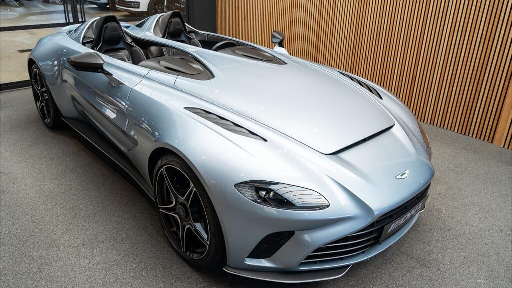 De Aston Martin Speedster bij DNA Cars