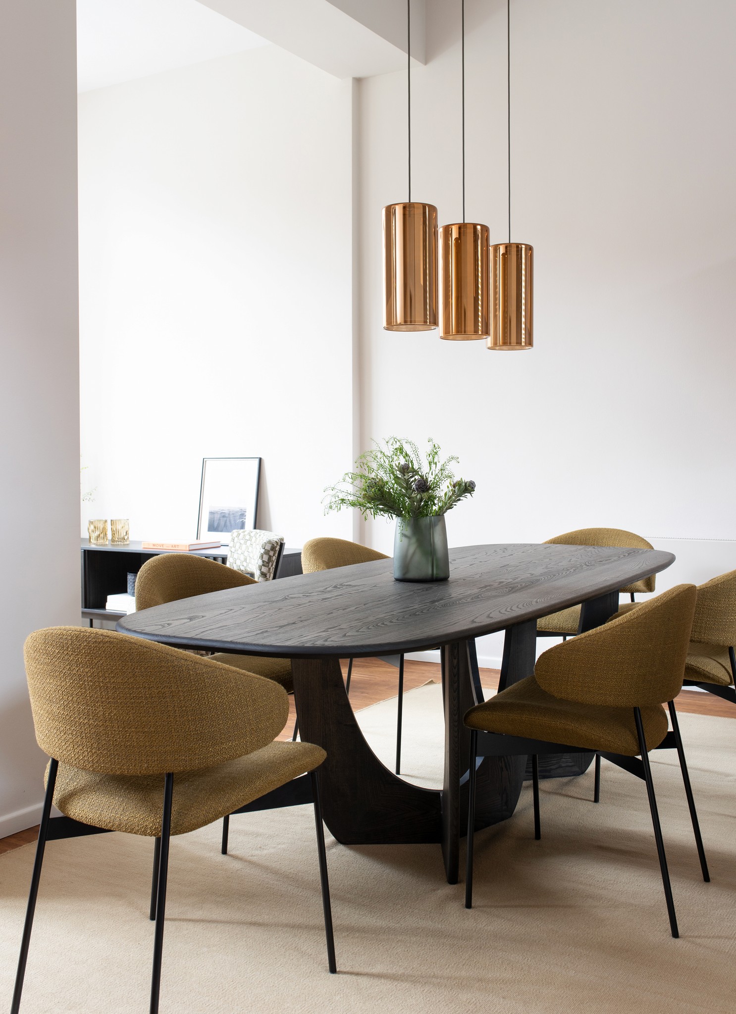 be. INTERIOR STUDIO | GALERIE | Esstisch