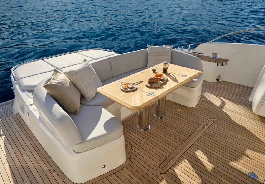 Princess V65 Stern