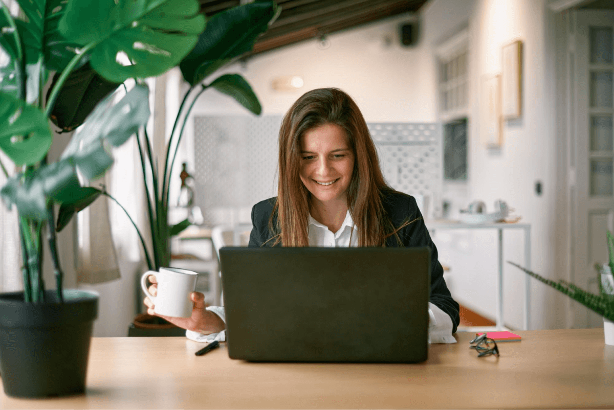 girl using laptop